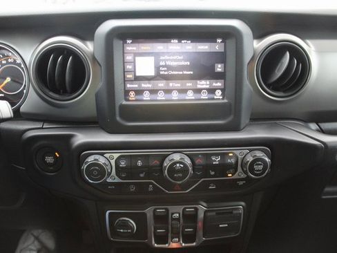 Used 2020 Jeep Gladiator Sport w/ Quick Order Package 24S image 22