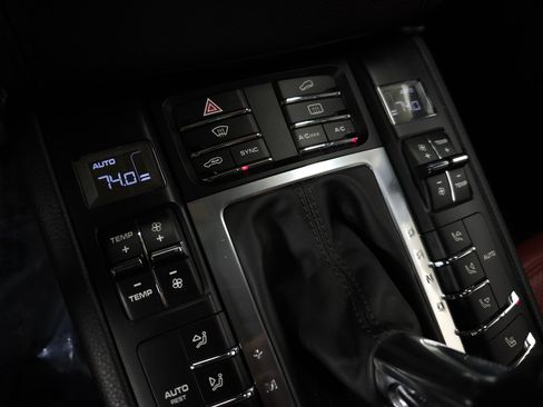 Used 2015 Porsche Macan Turbo image 24