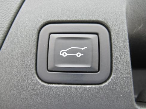 Used 2021 Buick Envision Essence w/ Technology Package I FWD image 36