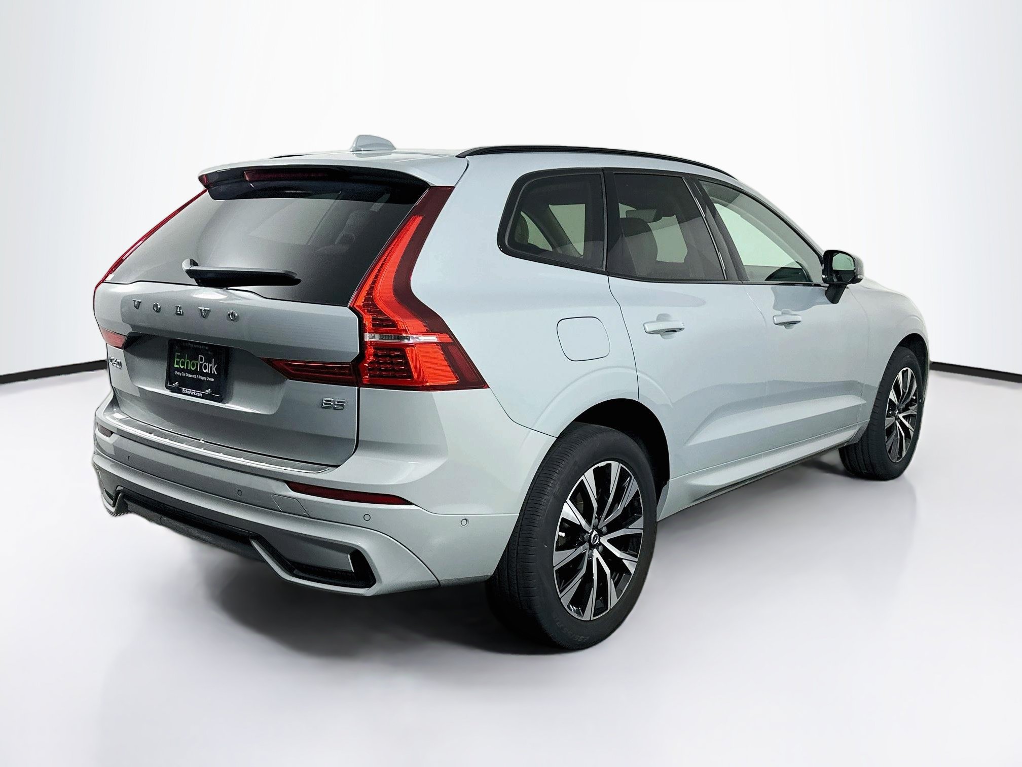 Used 2024 Volvo XC60 B5 Plus w/ Protection Package Premier AWD/4WD image 9