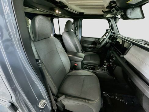 Used 2024 Jeep Wrangler Unlimited AWD/4WD image 29