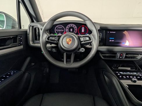 New 2026 Porsche Cayenne image 21