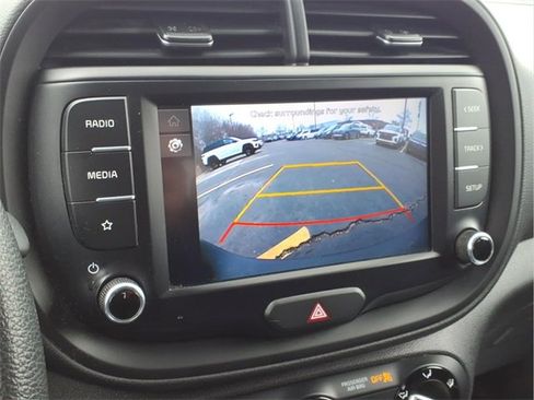 Used 2022 Kia Soul LX image 19
