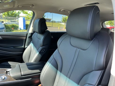 Used 2024 Genesis GV80 2.5T AWD/4WD image 18