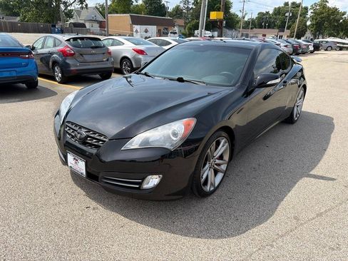 Used 2011 Hyundai Genesis 3.8 RWD image 4