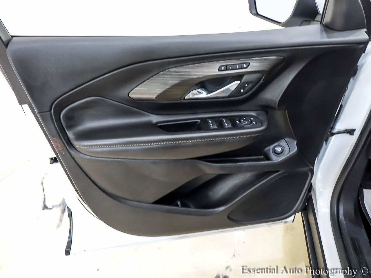 Used 2023 GMC Terrain SLT w/ Tech Package AWD/4WD image 24