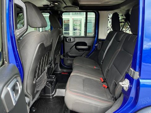 Used 2018 Jeep Wrangler Unlimited Rubicon AWD/4WD image 14