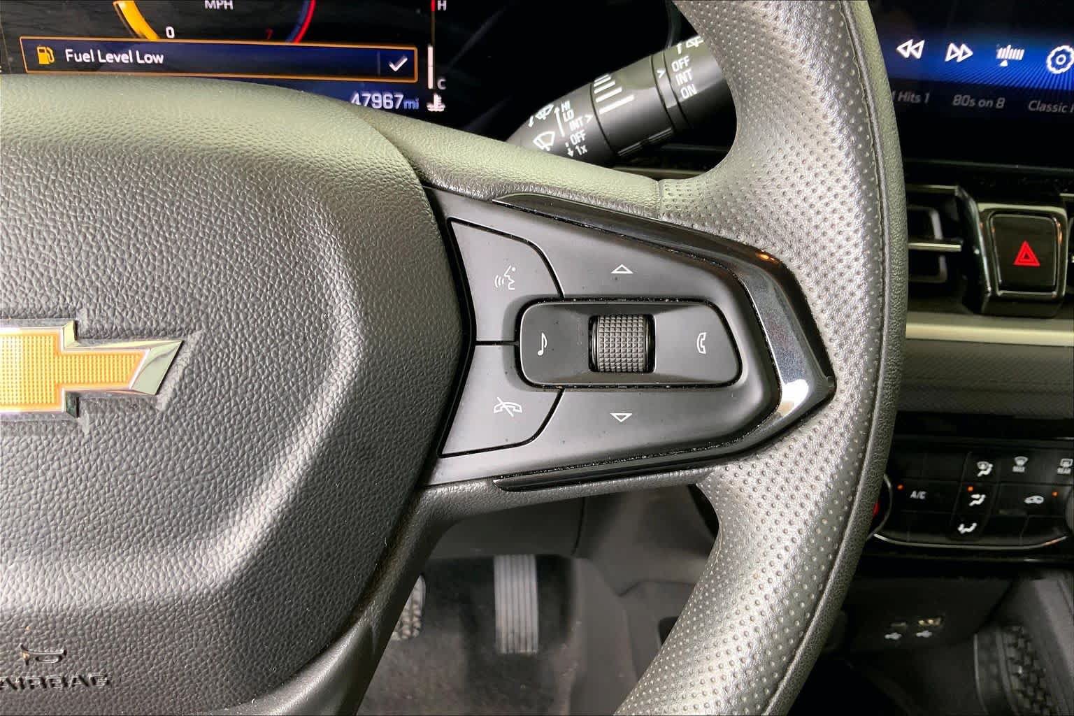 Used 2025 Chevrolet TrailBlazer LT FWD image 28