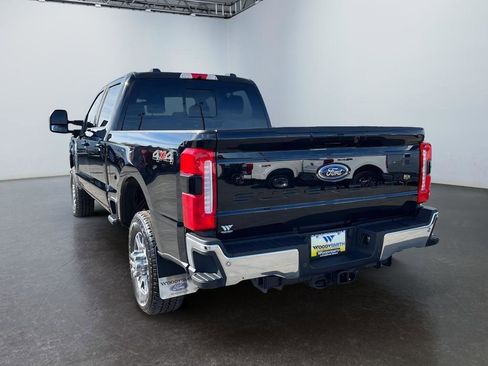 Used 2024 Ford F350 Lariat image 3