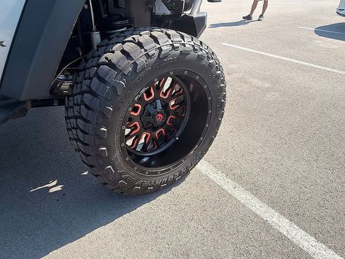 Used 2018 Jeep Wrangler Unlimited Sport S AWD/4WD image 22