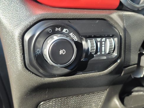 Used 2021 Jeep Wrangler Unlimited Rubicon AWD/4WD image 34