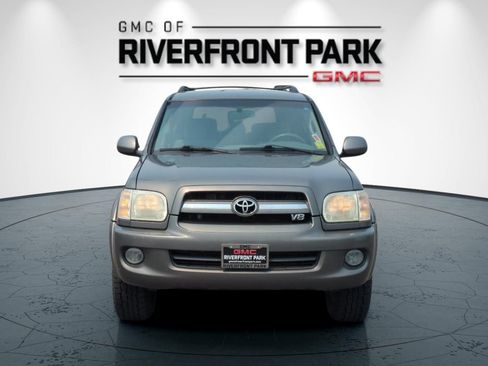Used 2005 Toyota Sequoia SR5 AWD/4WD image 8