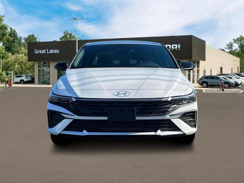 New 2025 Hyundai Elantra Sport FWD image 12