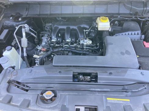 Used 2025 Nissan Pathfinder SV FWD image 25