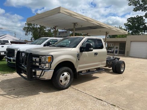 Used 2017 Ford F350 XLT AWD/4WD image 1