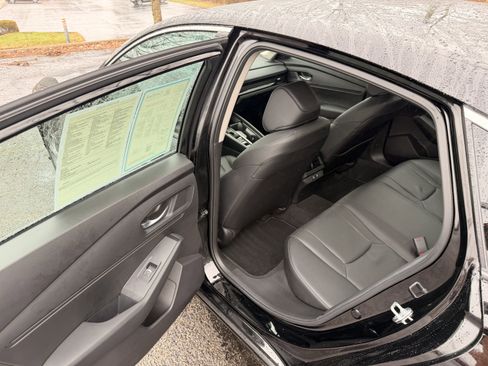 Used 2025 Honda Accord EX-L image 12