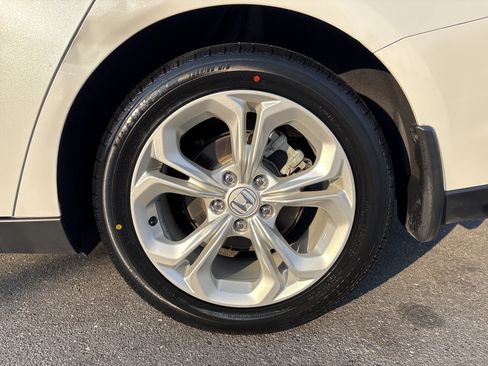Used 2023 Honda Accord LX image 14