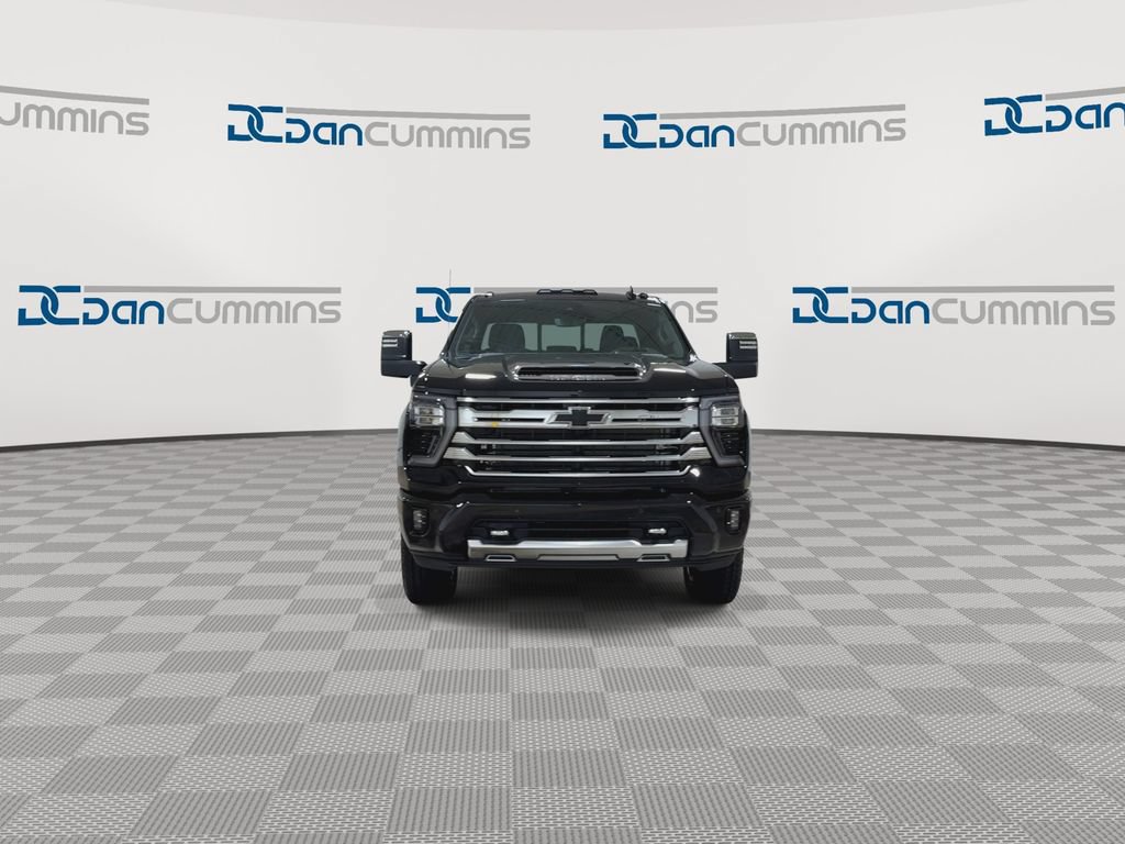 New 2026 Chevrolet Silverado 2500 High Country w/ High Country Premium Package AWD/4WD image 3