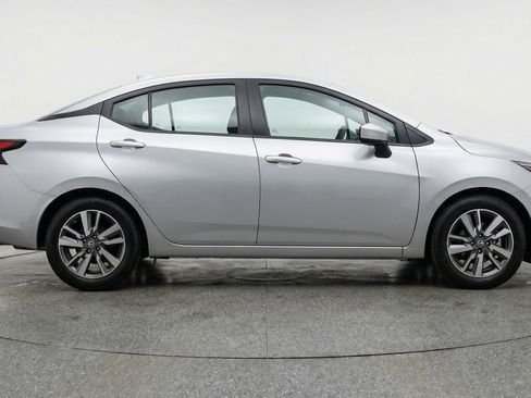 Used 2025 Nissan Versa SV image 11