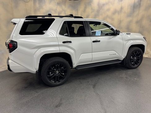 Used 2025 Toyota 4Runner 4WD image 10