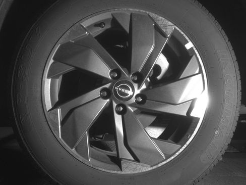 Used 2025 Nissan Rogue SV image 14