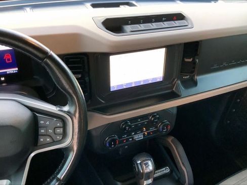 Used 2022 Ford Bronco Big Bend w/ Sasquatch Package AWD/4WD image 7