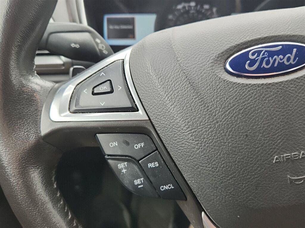 Used 2016 Ford Fusion Titanium FWD image 16