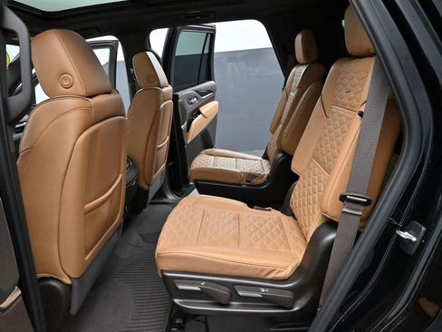 Used 2024 Cadillac Escalade Sport w/ LPO, ONYX Package AWD/4WD image 33