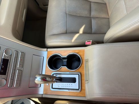Used 2010 Lincoln Navigator 2WD image 10