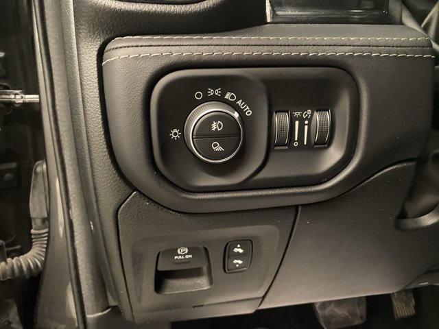 Used 2022 RAM 1500 Limited w/ Body Color Bumper Group AWD/4WD image 32