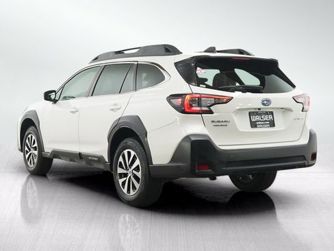 Used 2024 Subaru Outback Premium AWD/4WD image 3