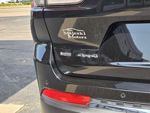 Used 2022 Jeep Grand Cherokee L Limited image 11