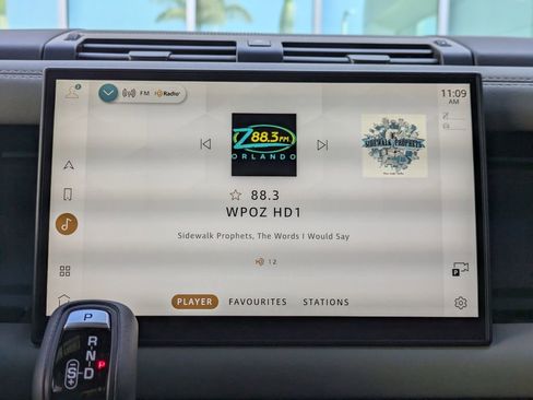 Used 2025 Land Rover Defender 110 S image 19