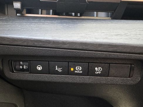 Used 2024 Nissan Ariya AWD image 31