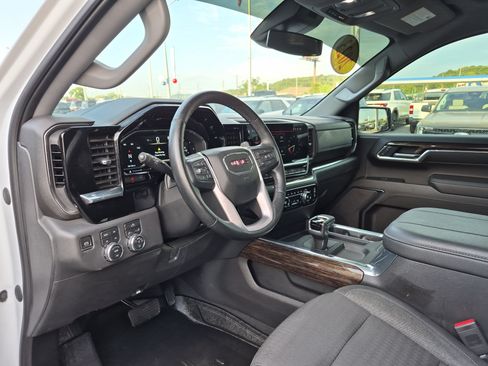 Used 2023 GMC Sierra 1500 Elevation w/ X31 Off-Road Package AWD/4WD image 16