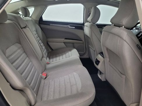 Used 2019 Ford Fusion SE FWD image 19