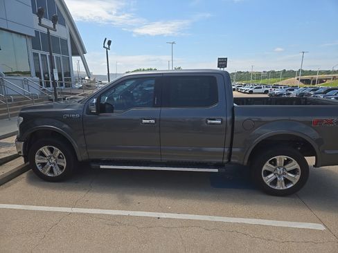 Used 2018 Ford F150 Lariat w/ Equipment Group 502A Luxury AWD/4WD image 16