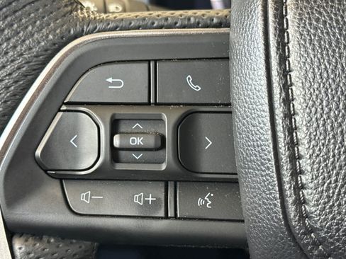 Used 2025 Toyota Tacoma TRD Off-Road w/ TRD Off Road Upgrade Package AWD/4WD image 24