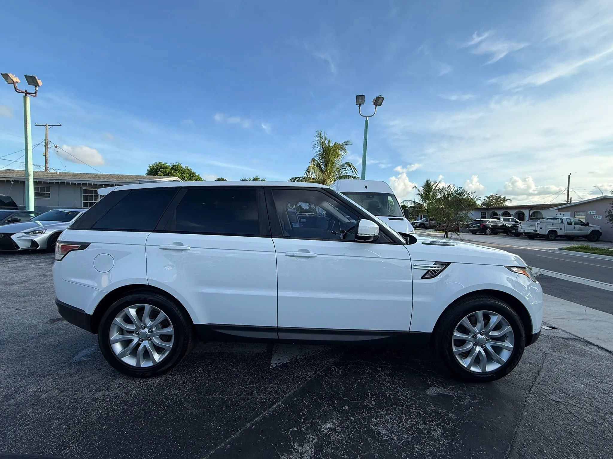 Used 2016 Land Rover Range Rover Sport HSE AWD/4WD image 6