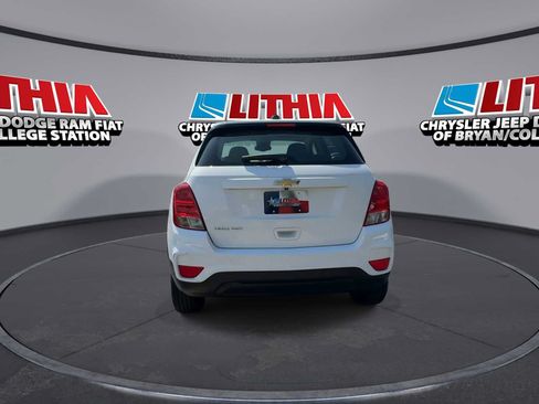 Used 2017 Chevrolet Trax LS AWD/4WD image 7