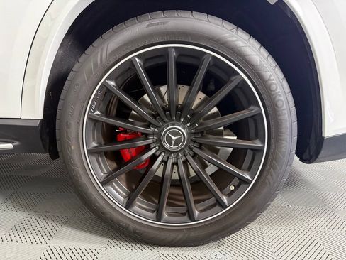 Used 2025 Mercedes-Benz GLS 63 AMG 4MATIC image 13