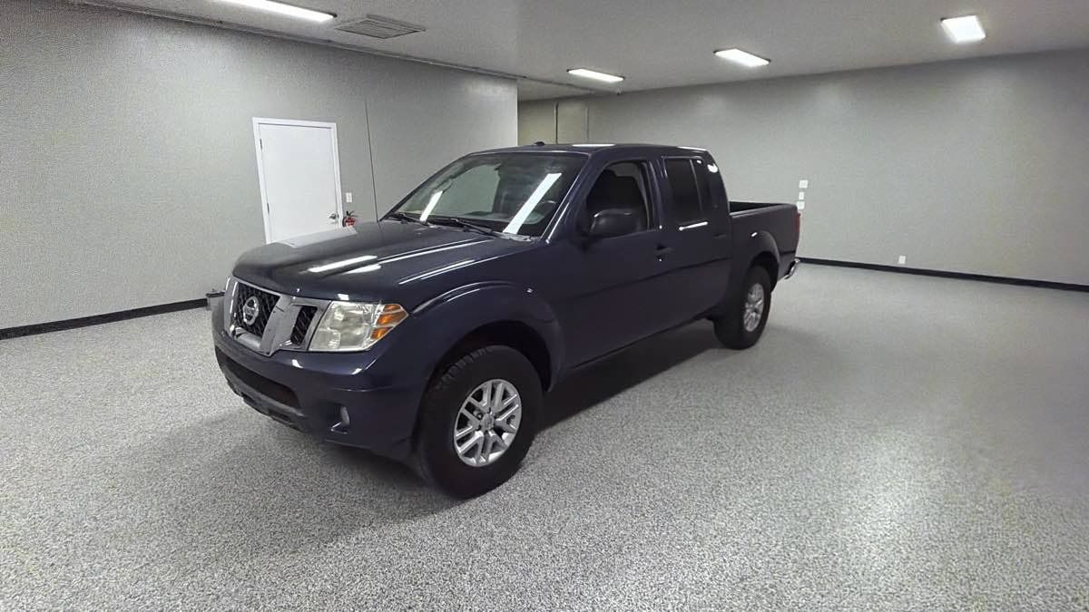 Used 2015 Nissan Frontier SV w/ SV Value Truck Package RWD image 7