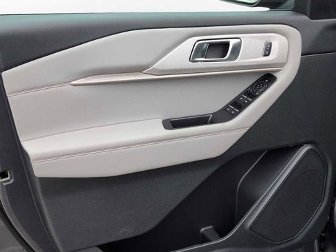 New 2026 Ford Explorer Active w/ Active Comfort Package image 10