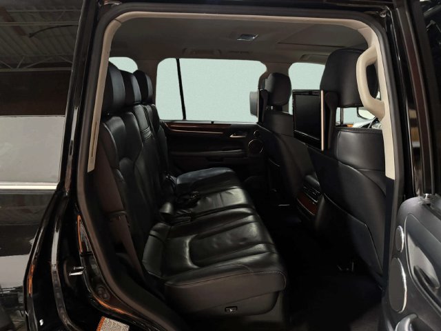 Used 2019 Lexus LX 570 4WD w/ Luxury Package image 32