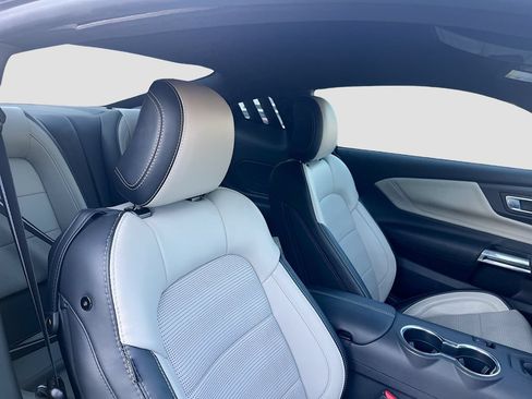 Used 2025 Ford Mustang GT Premium RWD image 27