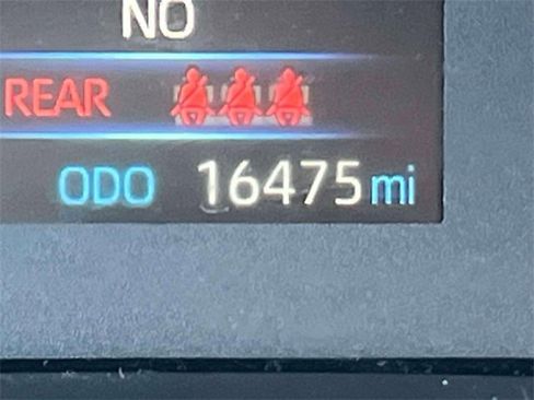 Certified 2023 Toyota Corolla Cross LE image 28