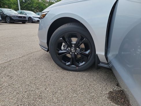 Used 2025 Honda Accord SE image 31