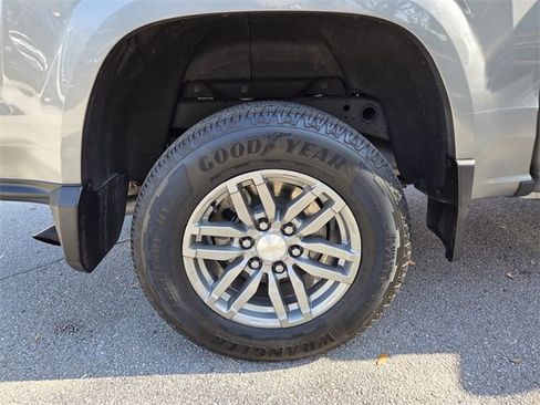 Used 2023 Chevrolet Colorado LT w/ LT Convenience Package II image 21