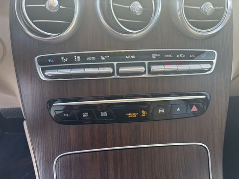 Used 2022 Mercedes-Benz GLC 300 image 19