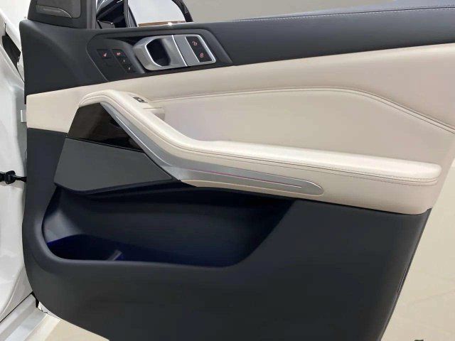 Used 2020 BMW X5 sDrive40i w/ M Sport Package RWD image 79